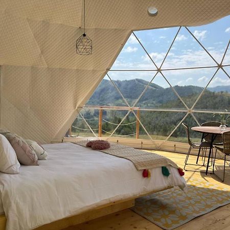 Hotel Tranquil Dome - Manta'S Retreat Glamping Cornereva Exterior foto