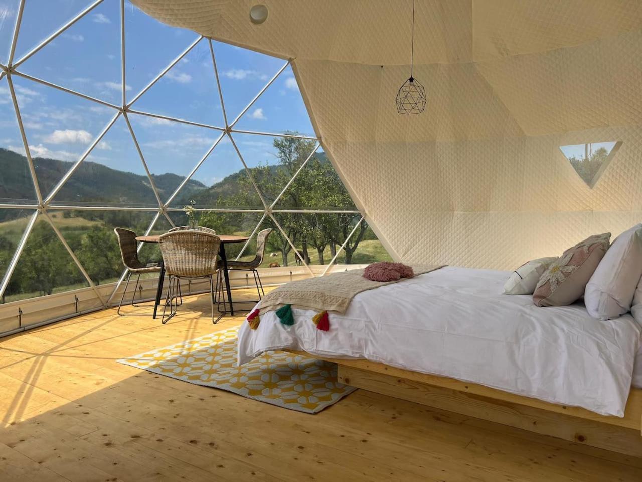 Hotel Tranquil Dome - Manta'S Retreat Glamping Cornereva Exterior foto