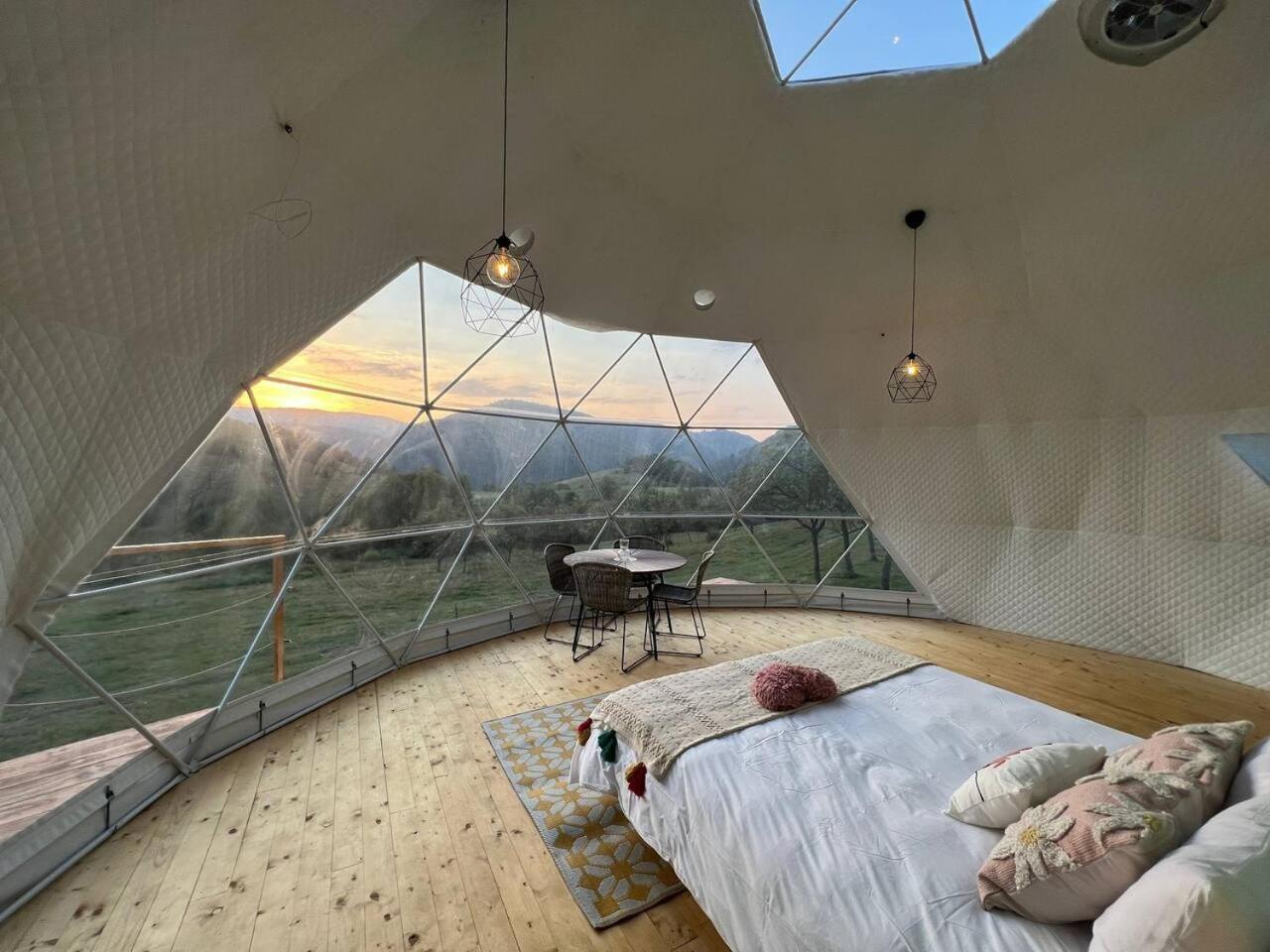 Hotel Tranquil Dome - Manta'S Retreat Glamping Cornereva Exterior foto